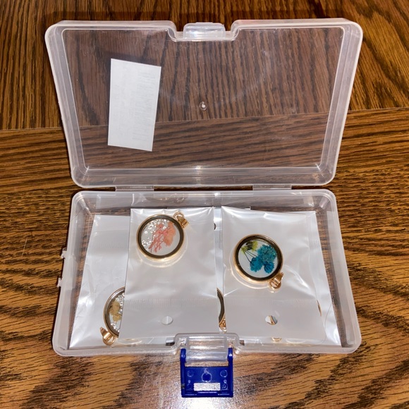 5 Piece Jewelry Making Pressed Flower Necklace Charm Kit - Picture 2 of 5